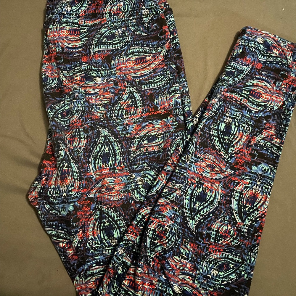 Lularoe blue paisley leggings